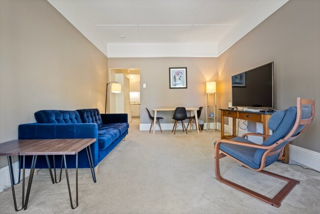 Foto del edificio - 1 Bed, 1 Bath Ground Floor Unit in Incredible Location w/ Flexible Lease Terms