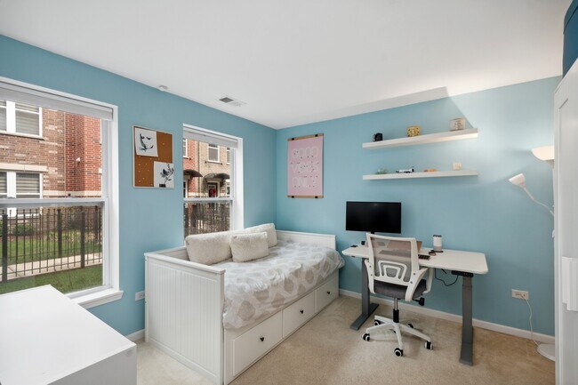 Foto del edificio - 4645 S Lake Park Ave
