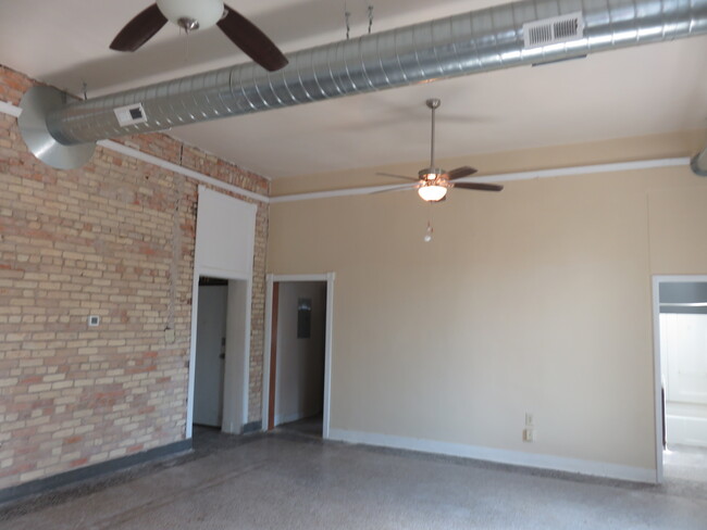 Building Photo - 57 11th Ave N