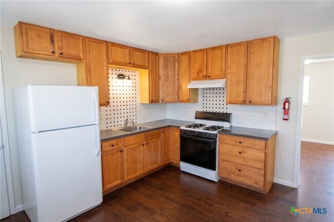 Foto del edificio - 2609 Live Oak Dr