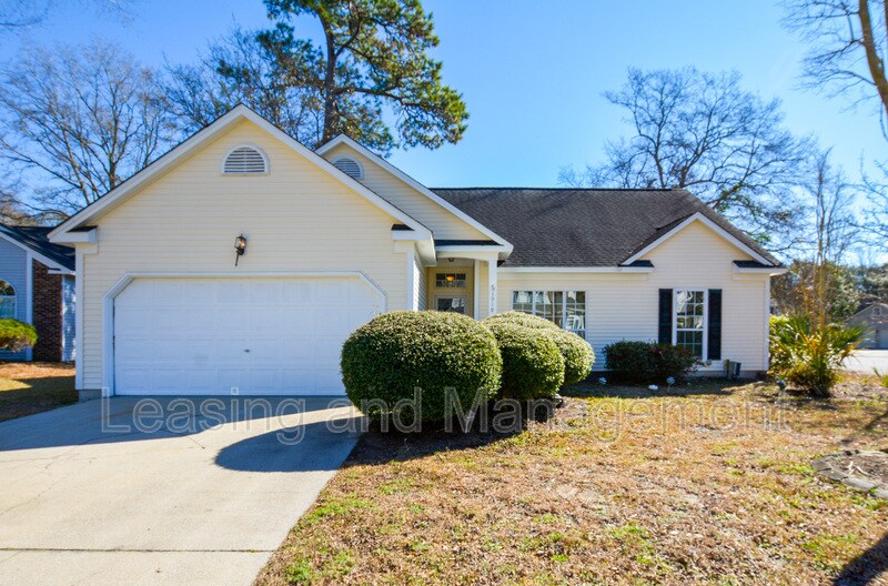 Foto principal - 1919 Oak Tree Ln