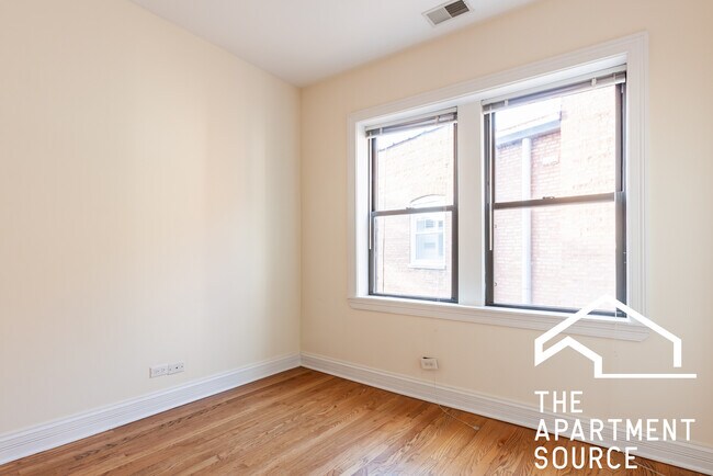 Foto del edificio - 622 W Roscoe St