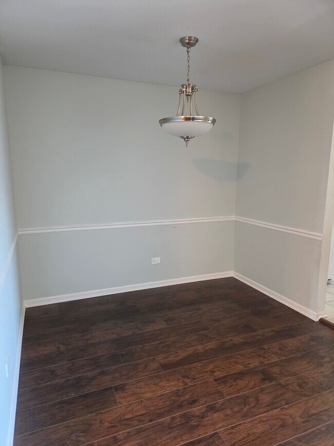 Foto del edificio - 7030 Park Ln Ct