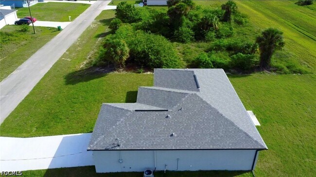 Foto del edificio - 5021 Myrtlewood Rd