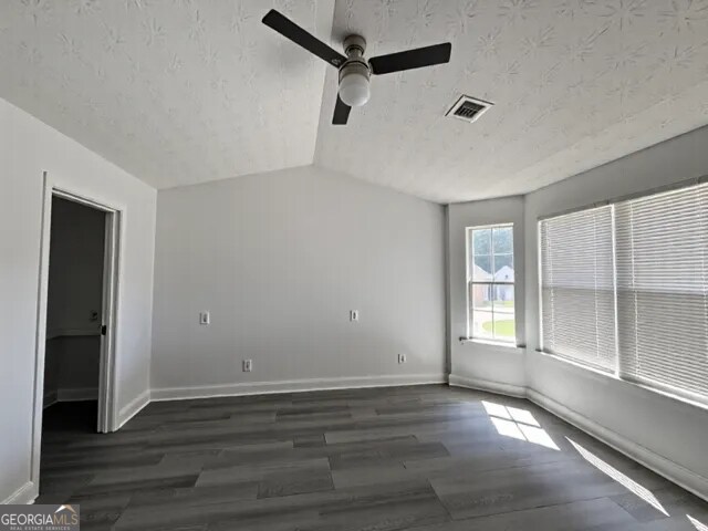 Foto del edificio - 5047 Chupp Way Cir