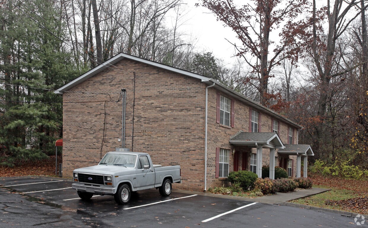 Primary Photo - 104-108 Cynthia Ln
