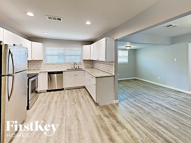 Foto del edificio - 2817 Oak Dr