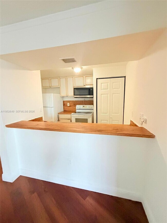 Building Photo - 6995 NW 186th St