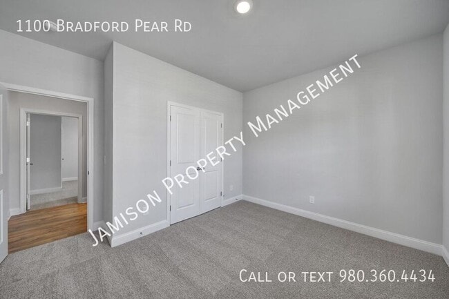 Building Photo - 1100 Bradford Pear Rd