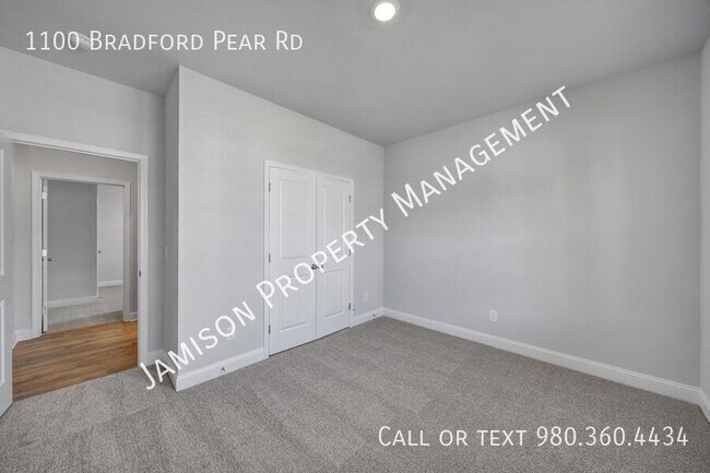 Foto del edificio - 1100 Bradford Pear Rd