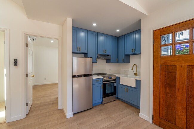 Foto del edificio - 355 N Colorado Pl