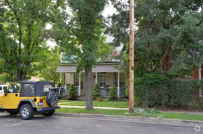 Building Photo - 1004 Portland Pl