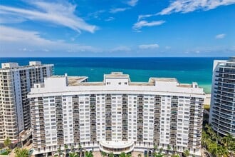 Building Photo - 6039 Collins Ave