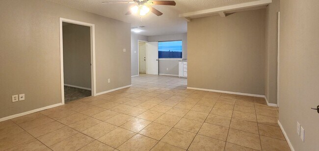 Foto del edificio - PRE LEASING -  4 BEDROOM HOME - NORTH LUBBOCK