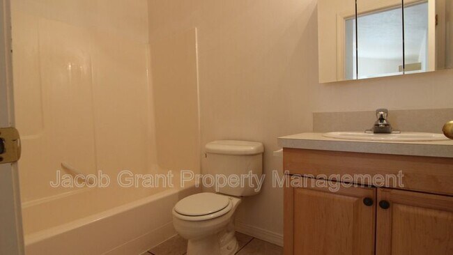 Foto del edificio - 1369 Elizabeth Dr