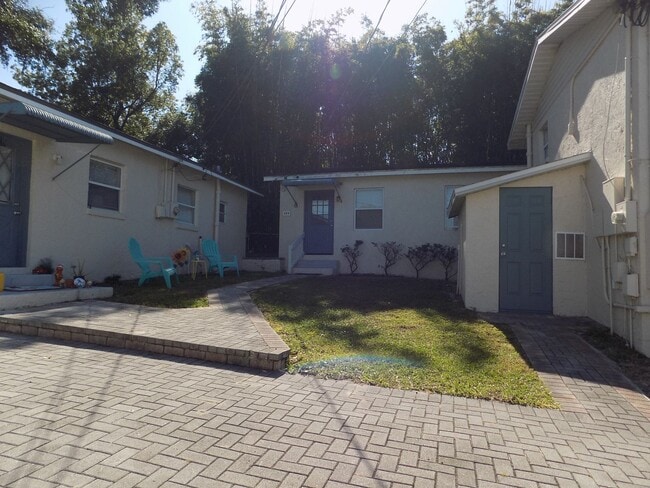 Building Photo - 699 W Osceola St