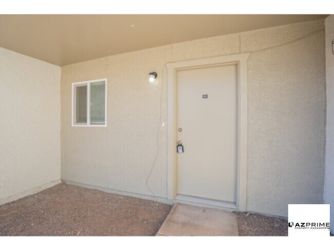 Foto del edificio - Experience Modern Living in this Remodeled...