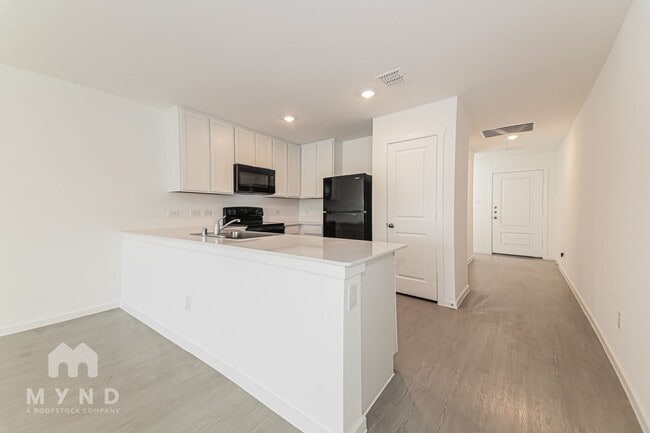 Building Photo - 1246 Basswood Dr