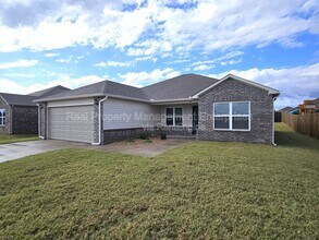 Building Photo - 319 Waterside Dr