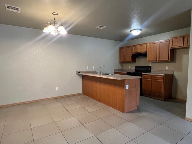 Foto del edificio - 1132 Remington Dr