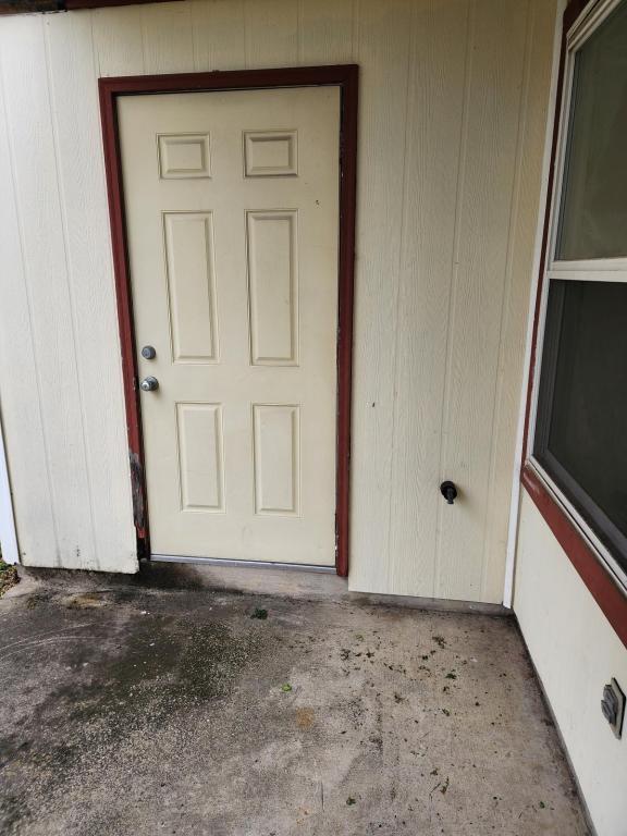 Primary Photo - 3324-B Seine St