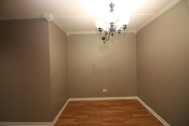 Foto del edificio - 5406 Chateau Dr