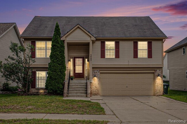 Building Photo - 3069 Talon Cir