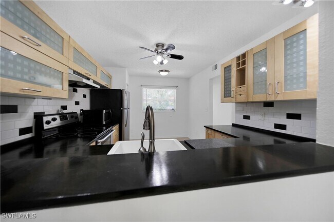 Foto del edificio - 600 Squire Cir