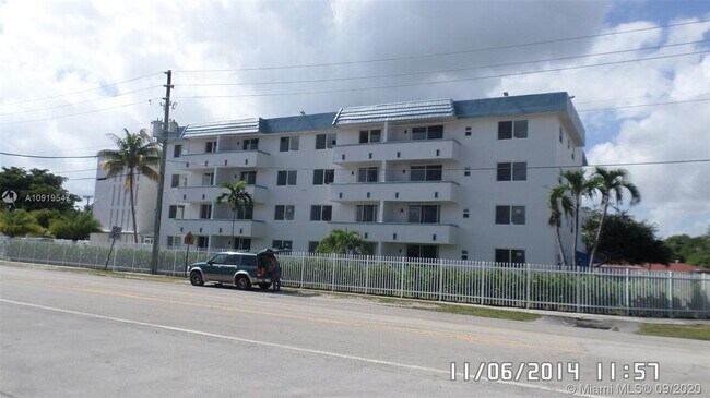 Foto del edificio - 11750 NE 16th Ave