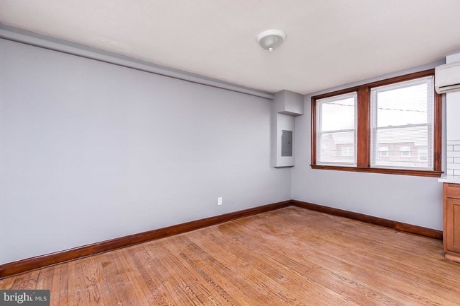 Building Photo - 425 Hornel St