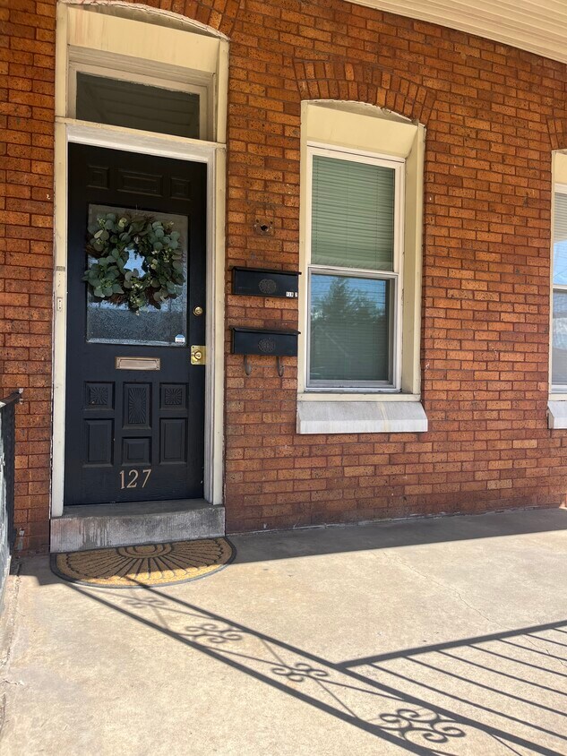 Primary Photo - 127-1 W 4th St