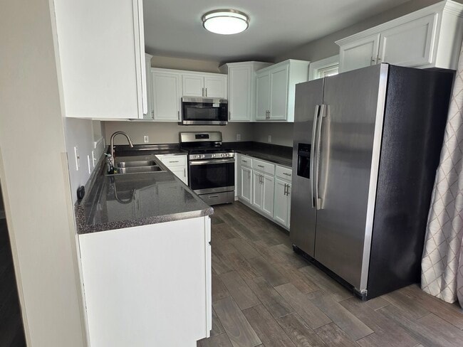 Building Photo - 234 W Kyra Ln