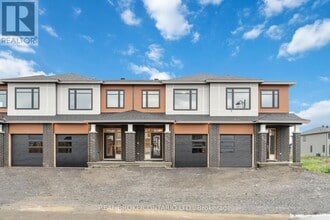 Building Photo - 744 Maverick Cres