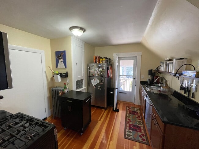 Photo - 2 bed/1 bath in Somerville available for a September 1st move-in House