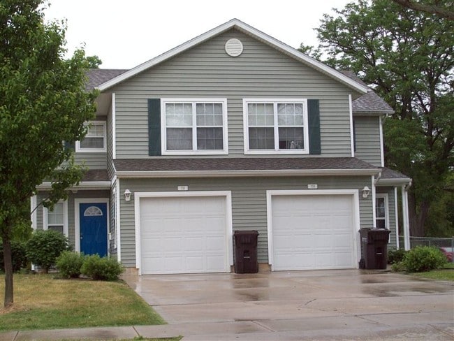 Building Photo - 703 N Pitcher St