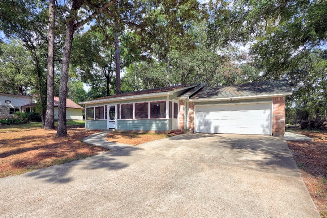 Building Photo - 4811 Holly Ln S