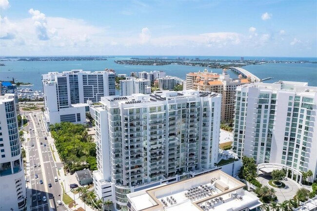 Building Photo - 301 Quay Commons Dr