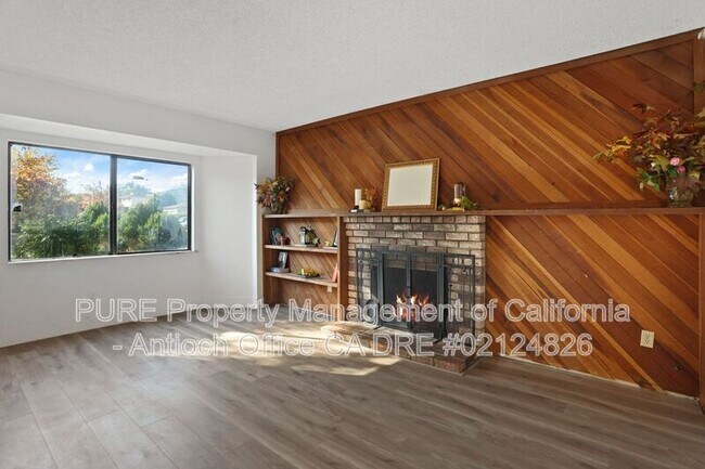 Building Photo - 3605 Dewitt Ct