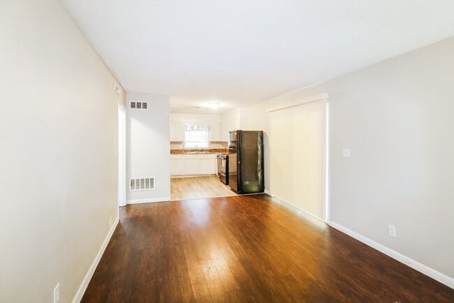 Building Photo - 5151 Hillside Dr NW