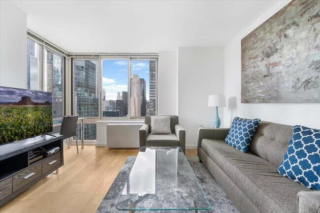 Building Photo - 400 E 66th St