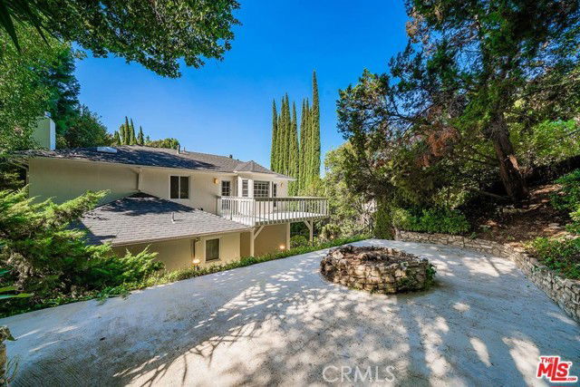 Foto del edificio - 3826 Dixie Canyon Ave