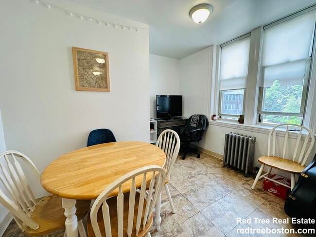 Building Photo - 20 Colborne Rd