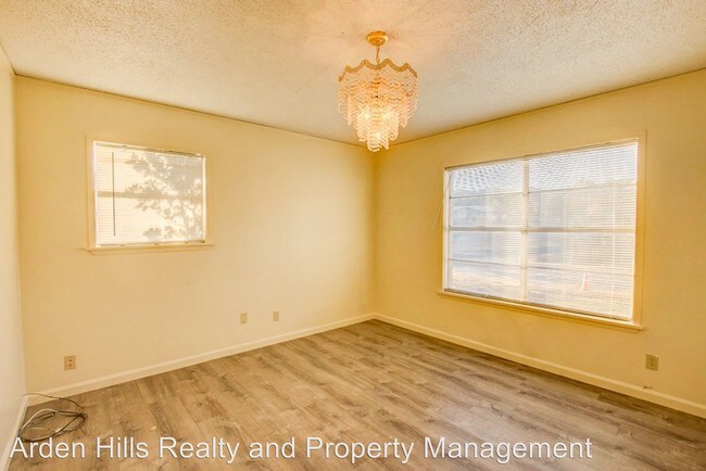 Building Photo - 311 Secret Valley Dr