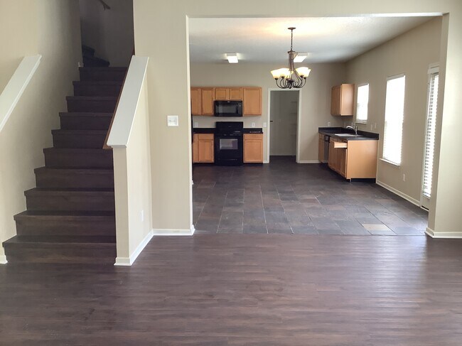 Foto del edificio - 5734 N Attleburg Dr