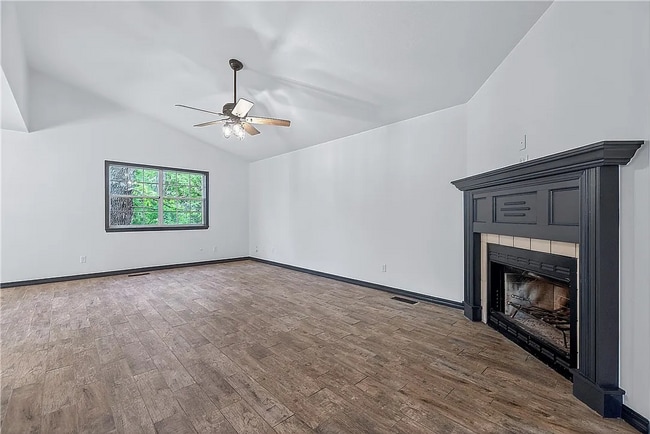Building Photo - 8517 Spruce Dr