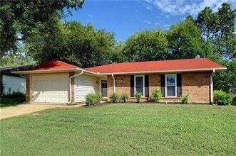 Building Photo - 5725 Macrae St