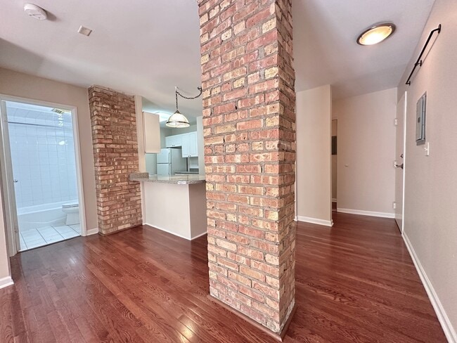 Foto del edificio - 435 W Oakdale Ave
