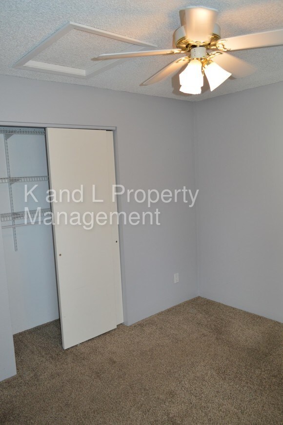 Building Photo - 360 S Estes St