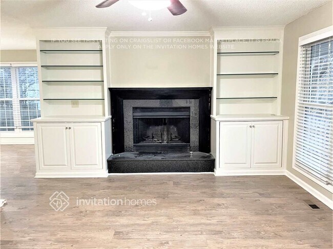 Foto del edificio - 2300 Springs Ct