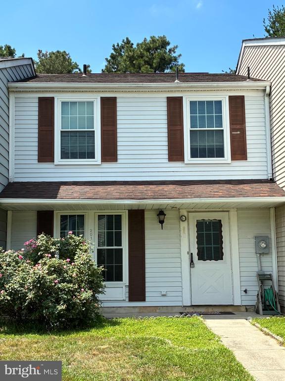 Building Photo - 201 Villa Knoll Ct